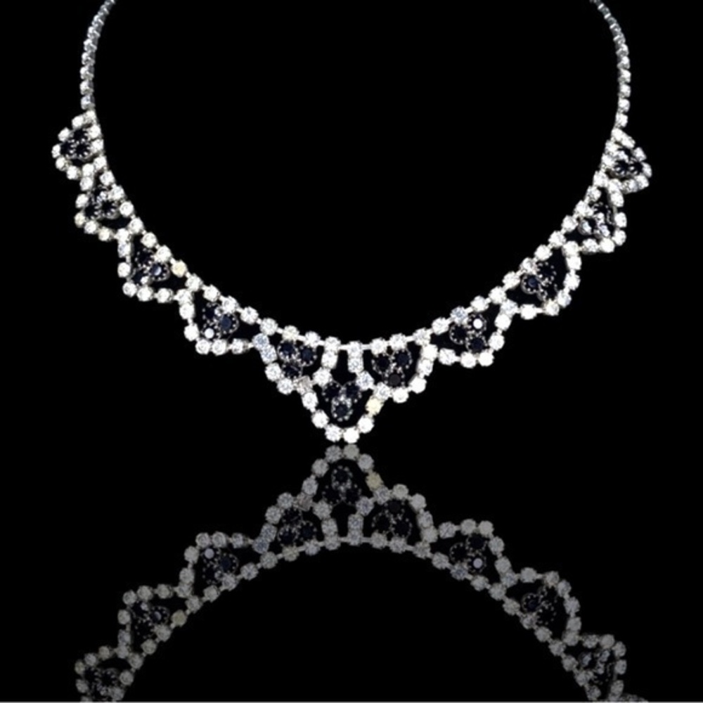 Vintage princess style rhinestone necklace 1950s